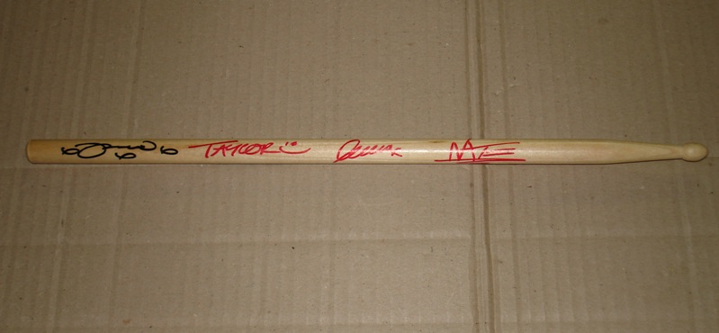 FOO FIGHTERS Fully Hand signed Autograph Drumstick With COA Dave